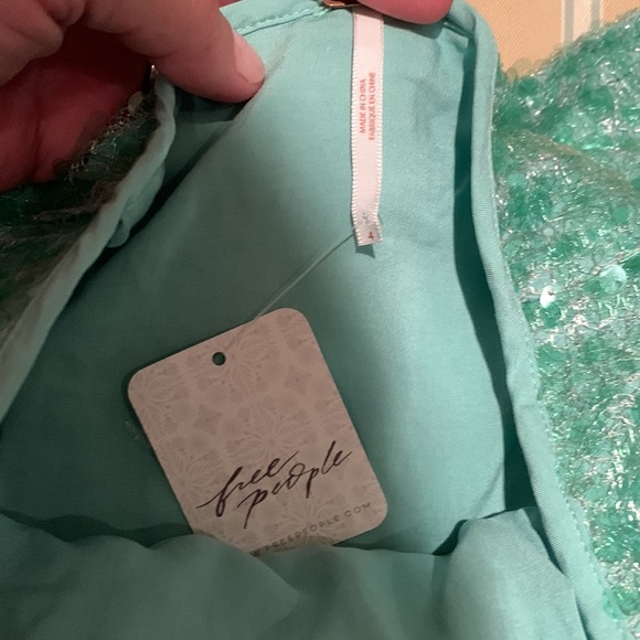 HOST PIC FREE PEOPLE SEQUIN POETS SKIRT MIDI LENGTH FULLY LINED SIZE 4 - Picture 7 of 9